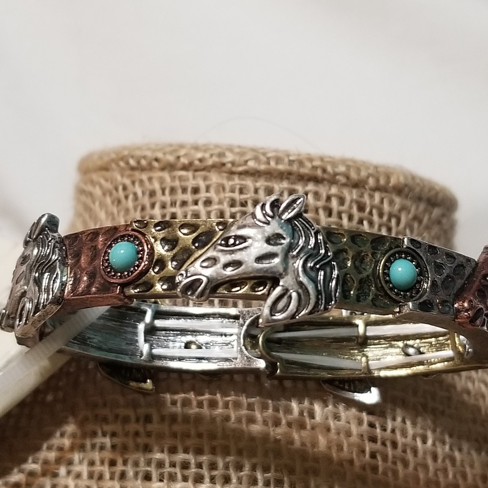 BKE - Hammered metal south western bracelet